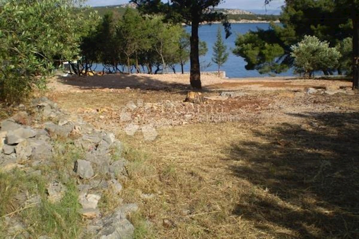 Land For sale - SPLITSKO-DALMATINSKA HVAR