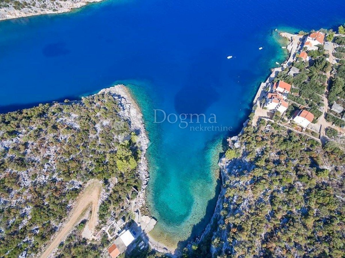 Land For sale - SPLITSKO-DALMATINSKA HVAR