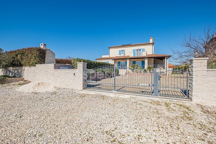 Kuća na prodaju 269 m² – Rebići