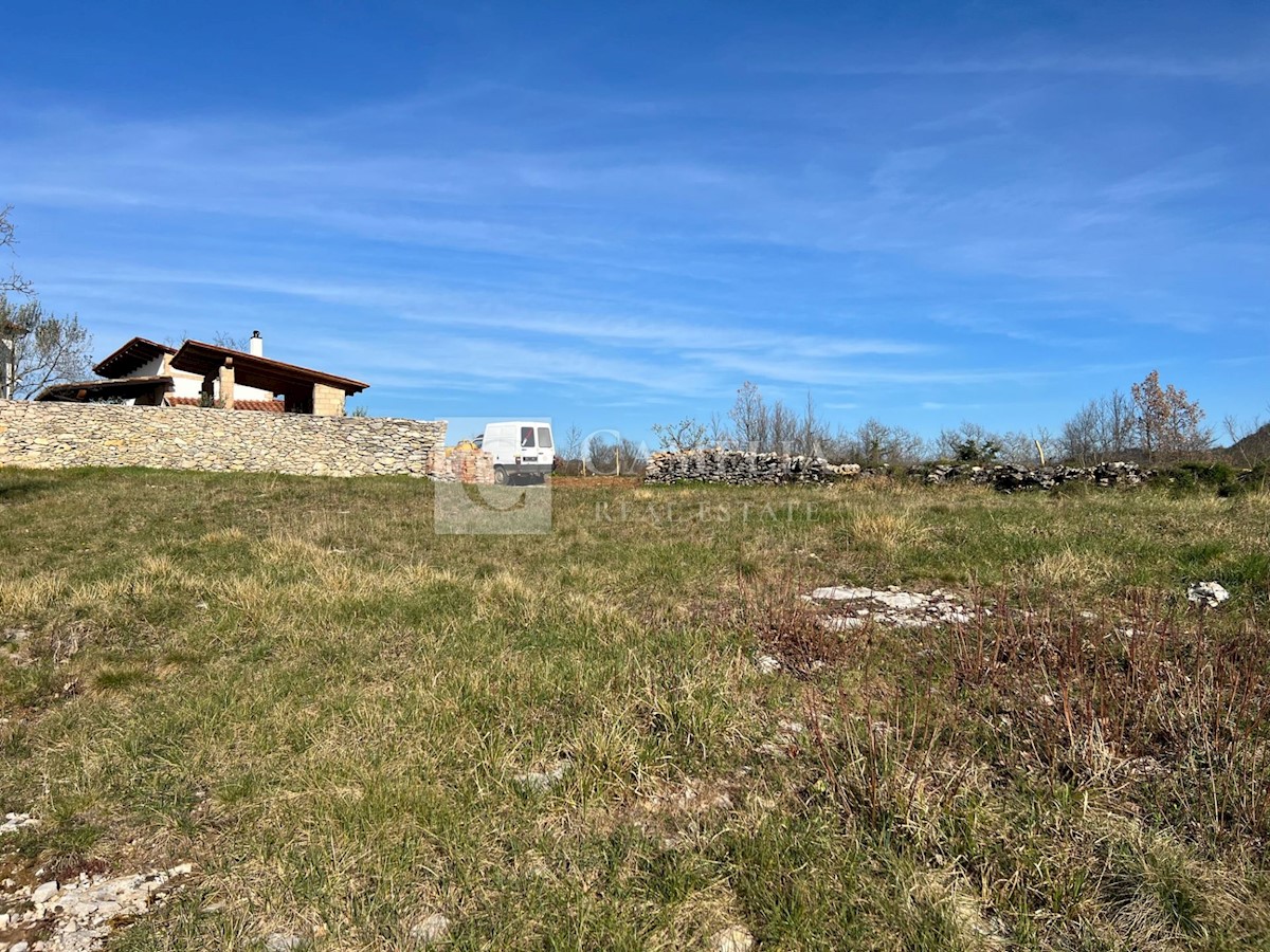 Land For sale - ISTARSKA BUZET