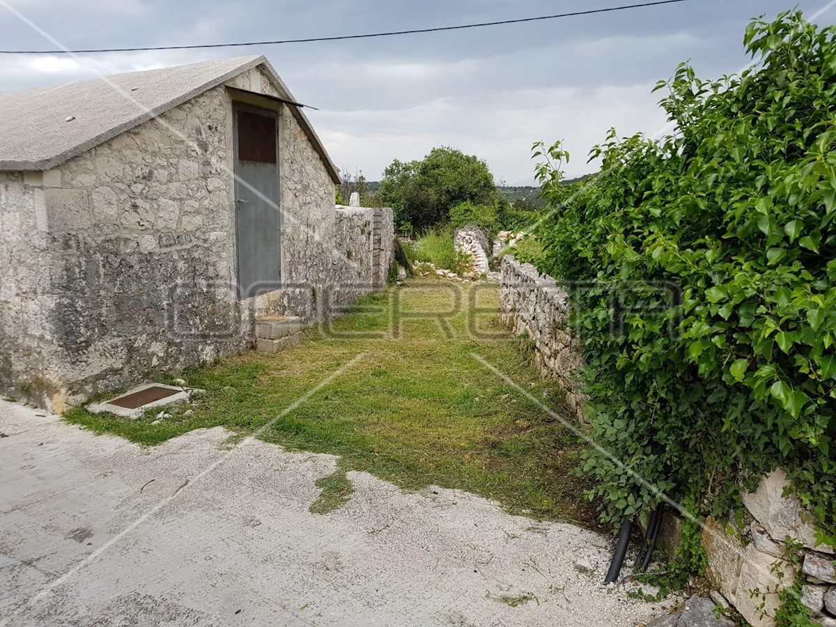 Land For sale - SPLITSKO-DALMATINSKA BRAČ