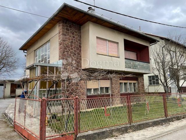 Casa in vendita 168 m² – Gospić