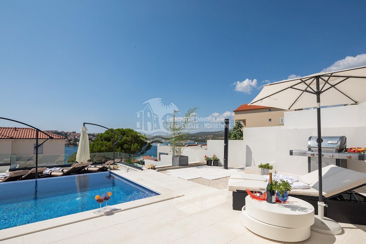 Maison À vendre - ŠIBENSKO-KNINSKA ROGOZNICA