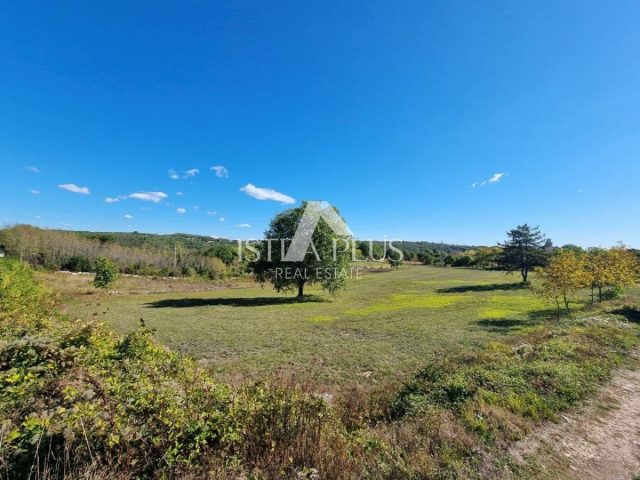 Działka na sprzedaż 10743 m² – Poreč
