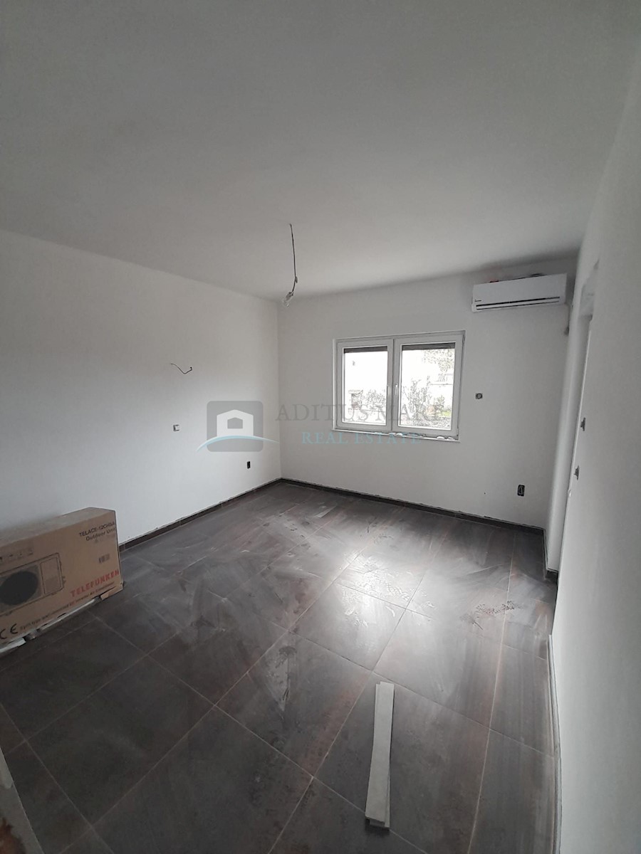 Maison À vendre - ŠIBENSKO-KNINSKA ŠIBENIK