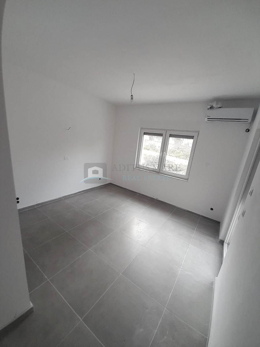 Maison À vendre - ŠIBENSKO-KNINSKA ŠIBENIK
