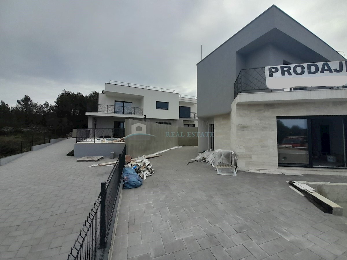Maison À vendre - ŠIBENSKO-KNINSKA ŠIBENIK