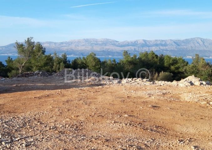 Zemljište na prodaju 2064 m² – Supetar