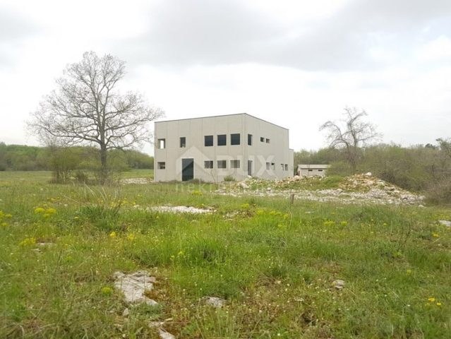 Działka na sprzedaż 29456 m² – Barban