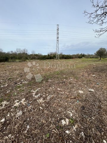 Terreno in vendita 1607 m² – Peroj