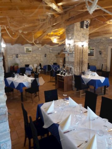 Dom na sprzedaż 705 m² – Brtonigla
