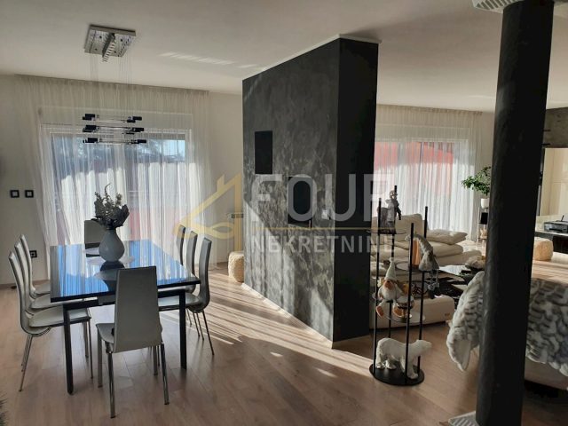 Casa in vendita 395 m² – Rijeka