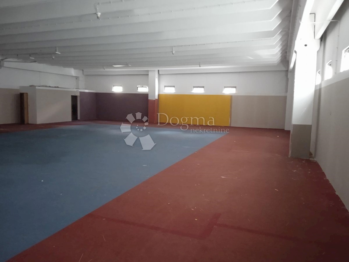 Poslovni prostor Na prodaju - ISTARSKA PULA