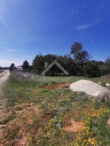 Zemljište na prodaju 700 m² – Vir