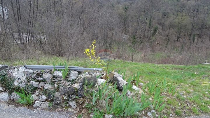 Pozemok na predaj 1067 m² – Saršoni