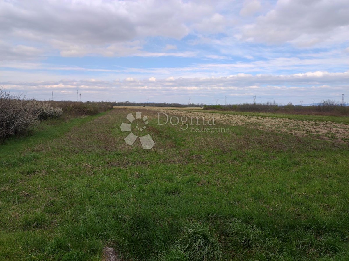 Land For sale - ZAGREBAČKA VELIKA GORICA