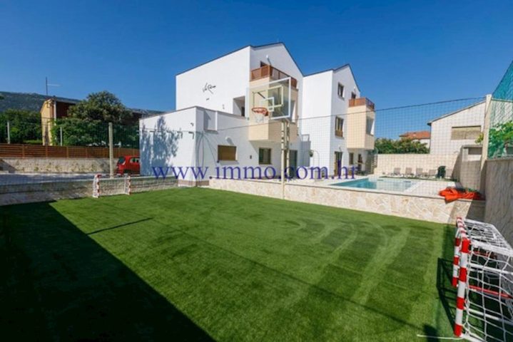Dom na predaj 465 m² – Split