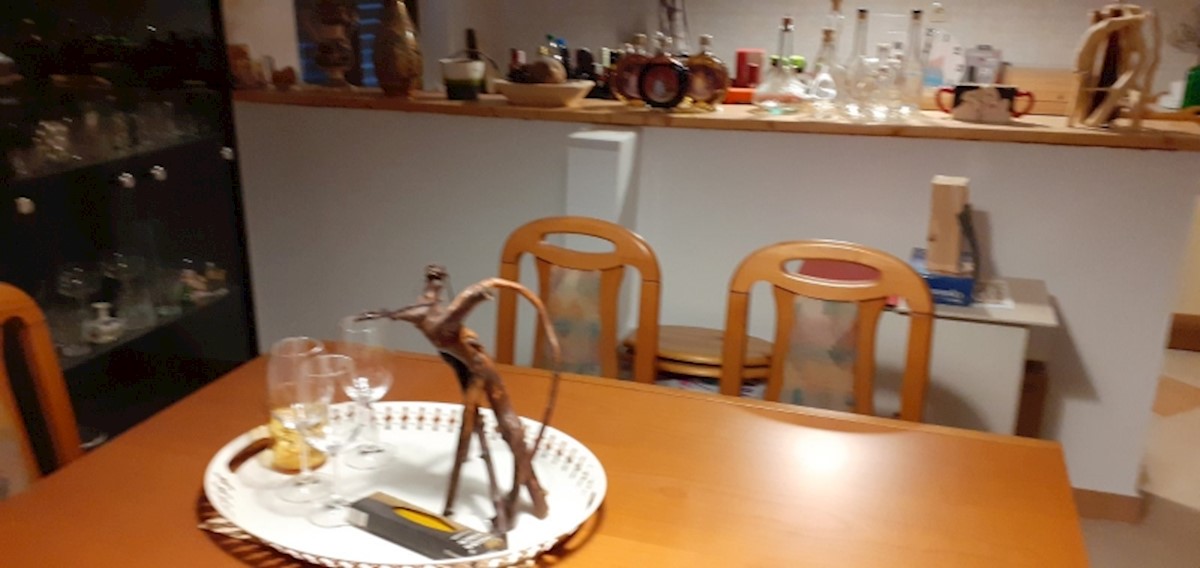 Kuća Na prodaju - PRIMORSKO-GORANSKA VINODOLSKA OPĆINA