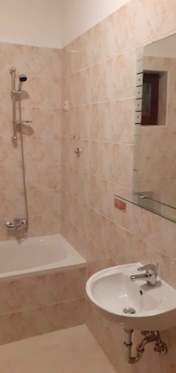 Kuća Na prodaju - PRIMORSKO-GORANSKA VINODOLSKA OPĆINA