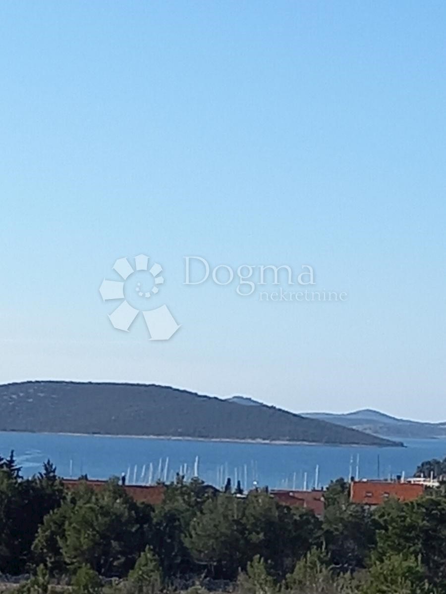 Hiša Na predaj - ŠIBENSKO-KNINSKA VODICE