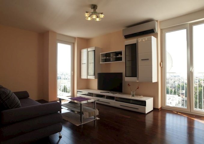 Flat for sale – Split