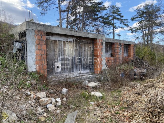 Zemljište na prodaju 1200 m² – Pobri