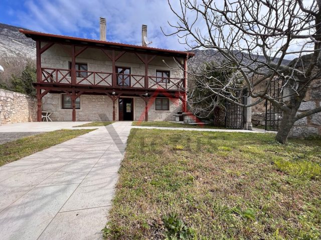 House for sale 300 m² – Drivenik