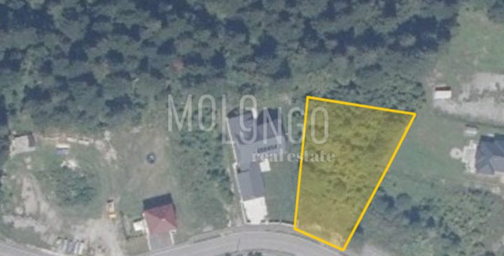 Zemljište na prodaju 1571 m² – Delnice