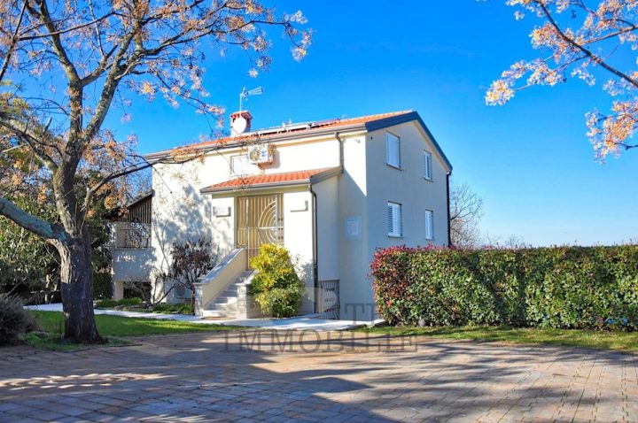 Casa in vendita 325 m² – Poreč