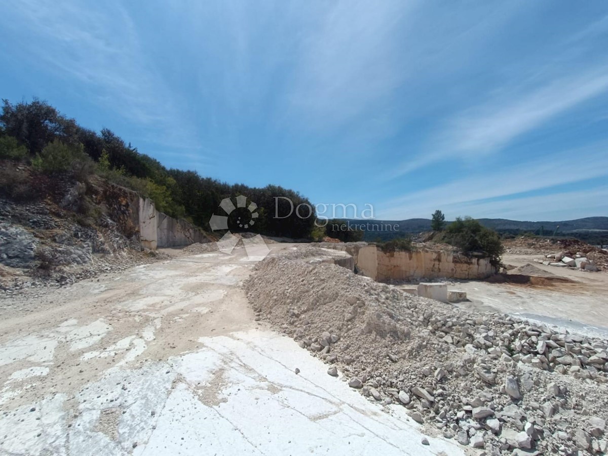 Land For sale - SPLITSKO-DALMATINSKA BRAČ