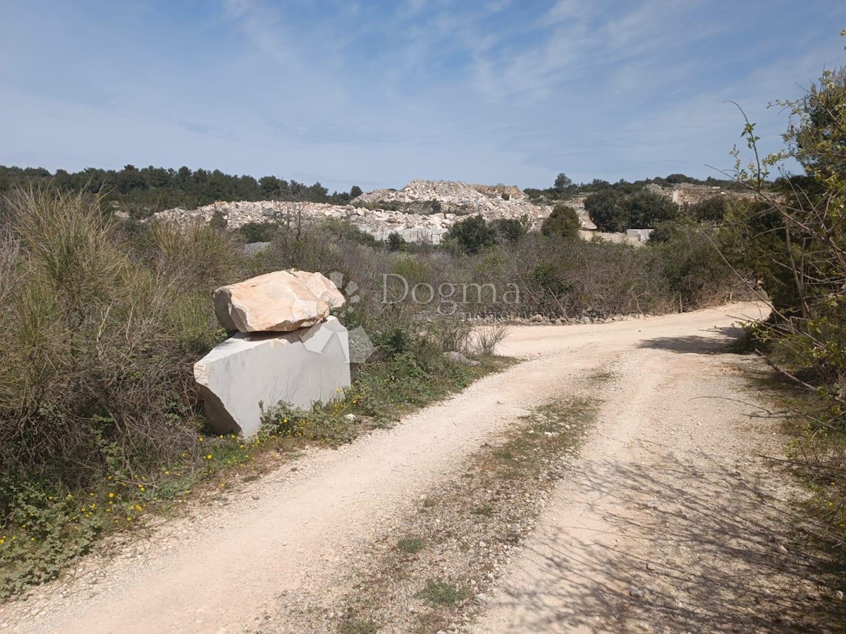 Grundstück Zu verkaufen - SPLITSKO-DALMATINSKA BRAČ