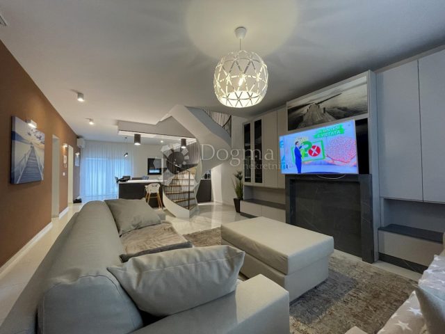 Casa In vendita - Istarska Novigrad - foto 2/14