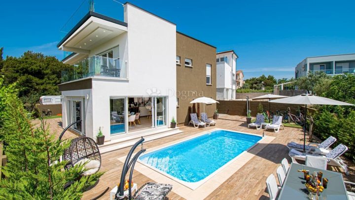 Hiša na predaj 300 m² – Fažana