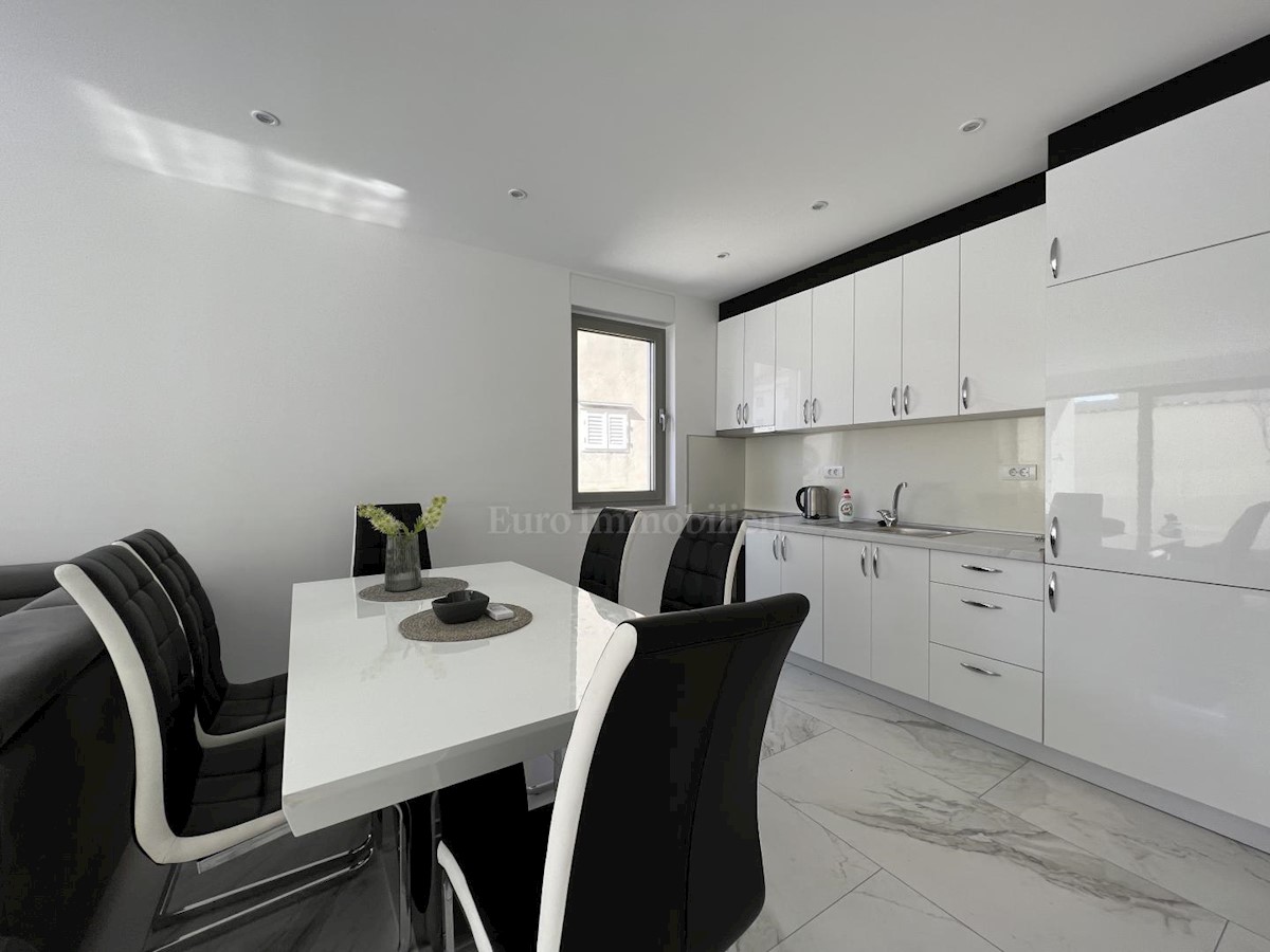Appartamento In vendita - SPLITSKO-DALMATINSKA MAKARSKA