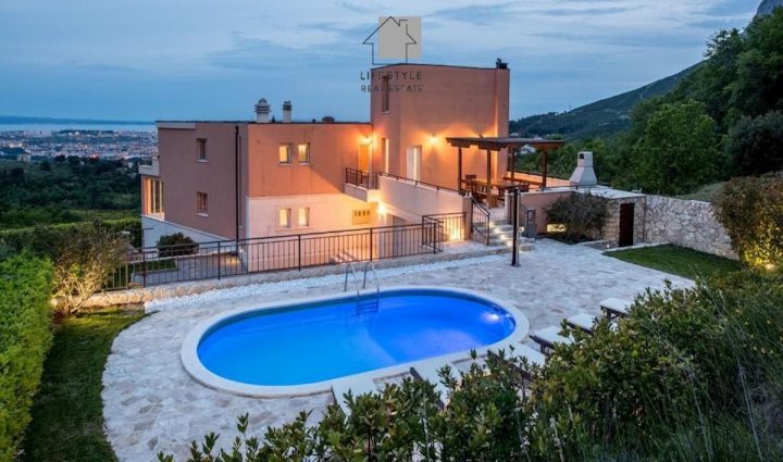Dom na predaj 600 m² – Split