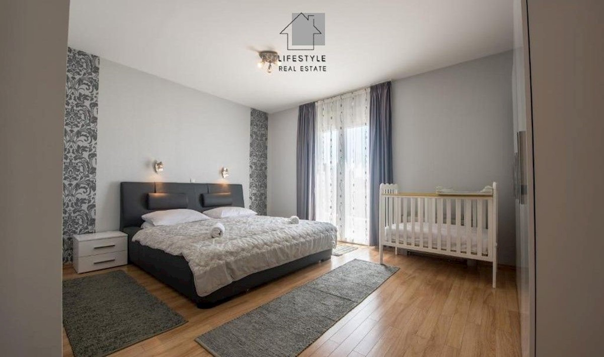 Casa In vendita - SPLITSKO-DALMATINSKA SPLIT