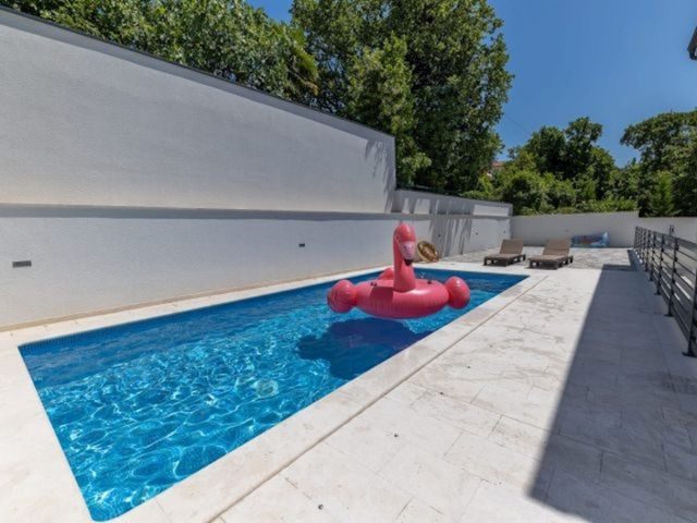 Komerčné na predaj 603 m² – Crikvenica