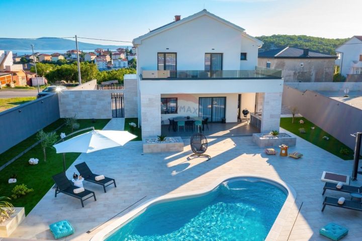 House for sale 900 m² – Novi Vinodolski