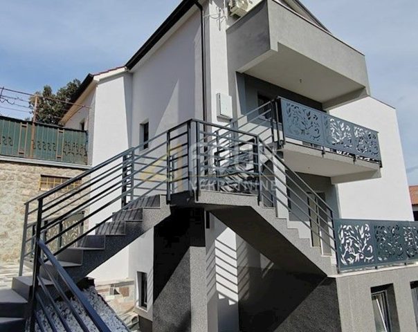 Dom na sprzedaż 180 m² – Kornić