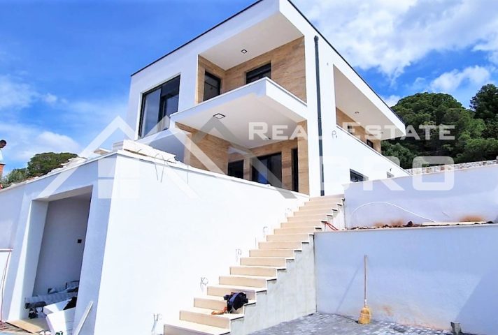 Casa in vendita 312 m² – Čiovo