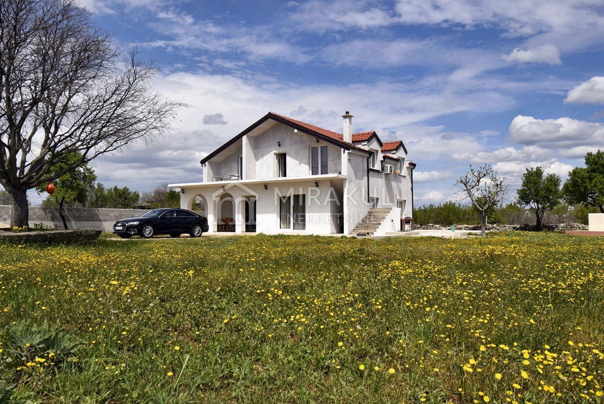 Haus Zu verkaufen - ŠIBENSKO-KNINSKA VODICE