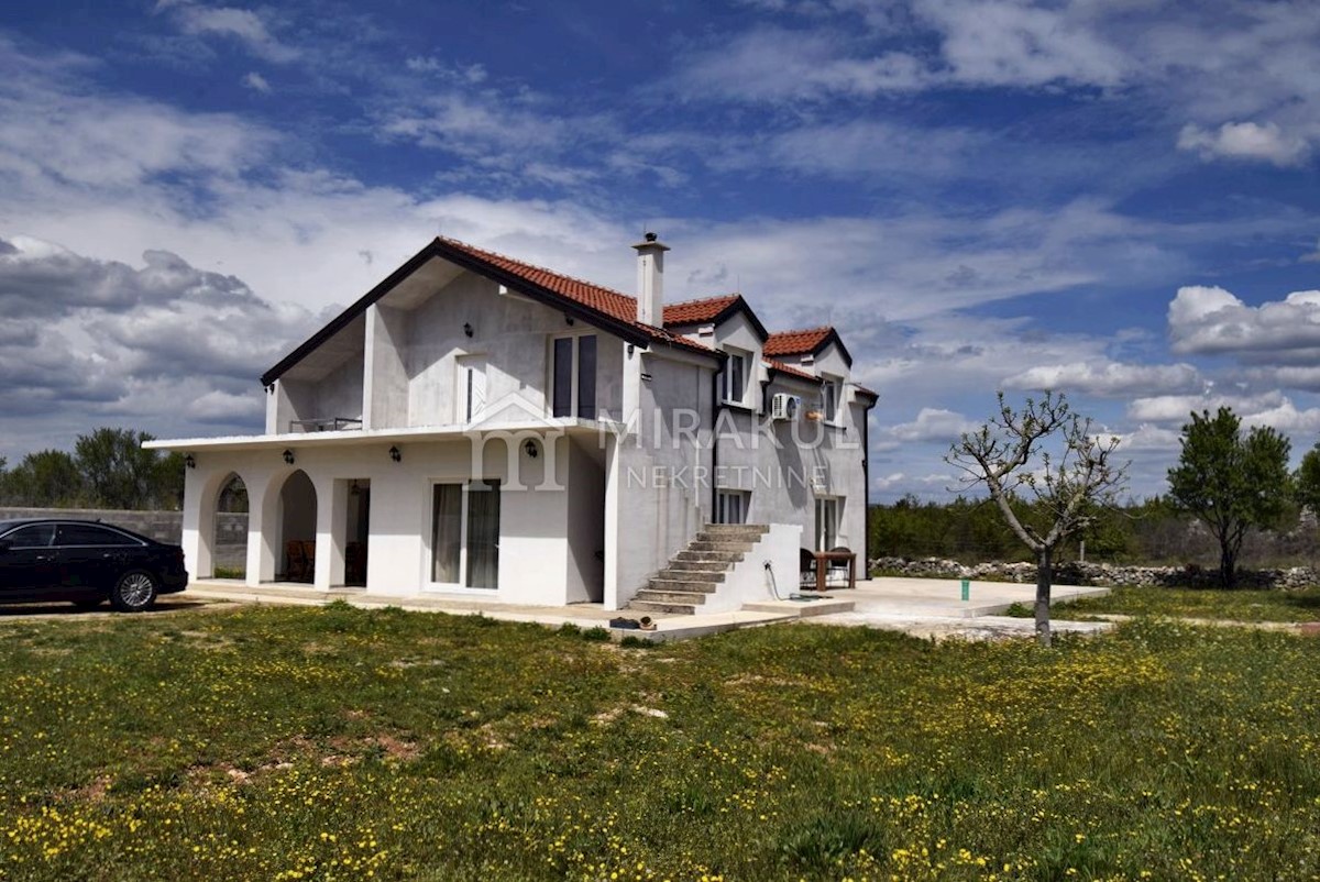 Haus Zu verkaufen - ŠIBENSKO-KNINSKA VODICE