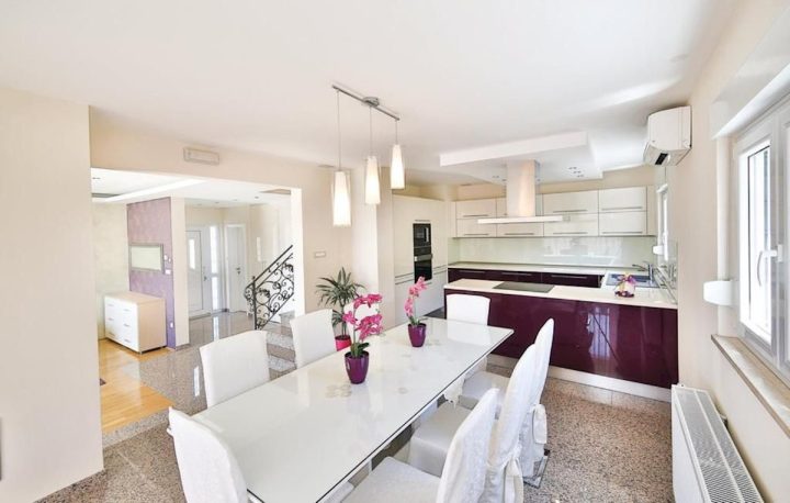 Casa in vendita 198 m² – Kaštel Lukšić