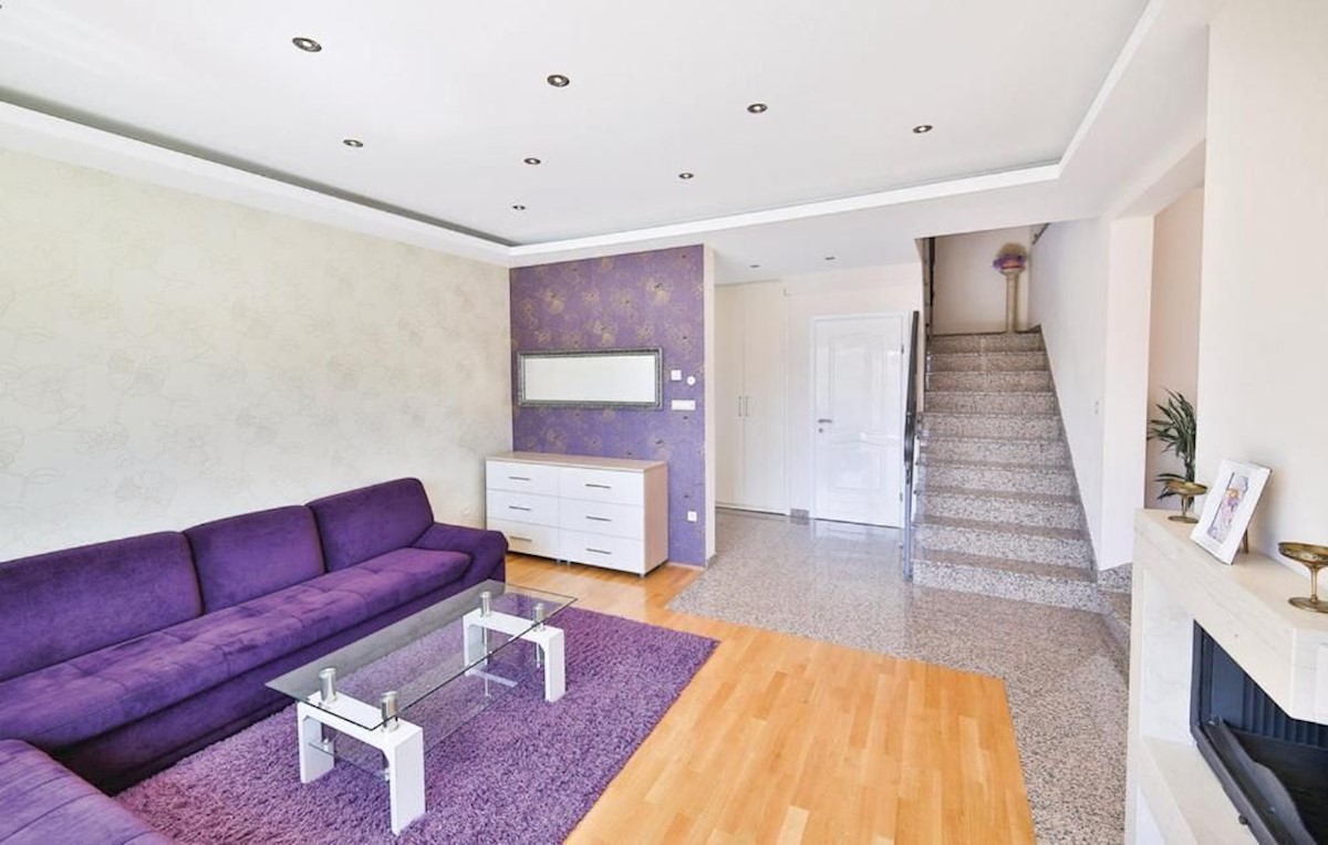 House For sale - SPLITSKO-DALMATINSKA KAŠTELA