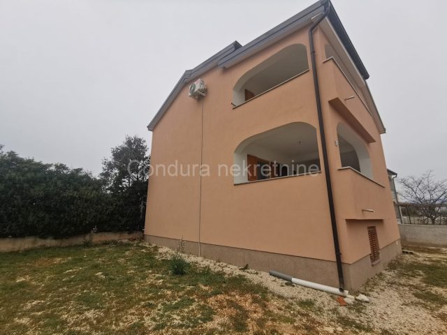 Dům na prodej 131 m² – Vir