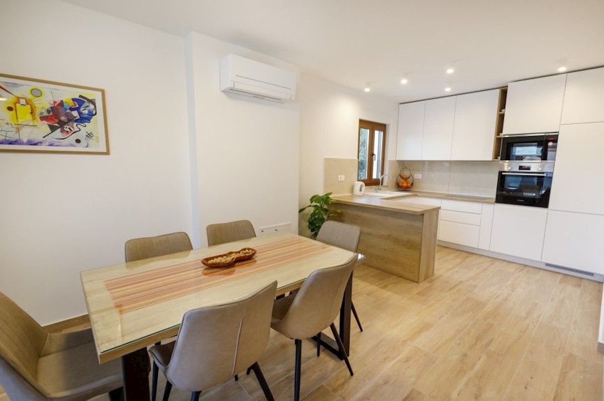House For sale - SPLITSKO-DALMATINSKA KAŠTELA
