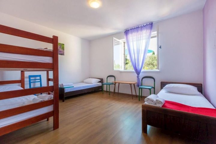 Hiša na predaj 330 m² – Supetar