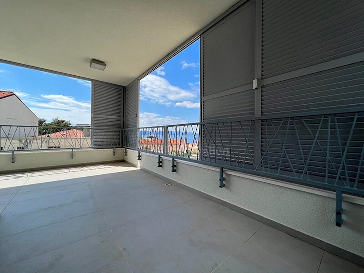 Flat For sale - SPLITSKO-DALMATINSKA BAŠKA VODA