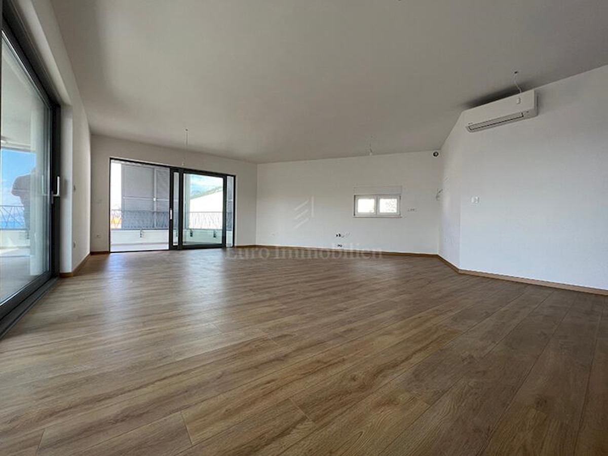 Flat For sale - SPLITSKO-DALMATINSKA BAŠKA VODA