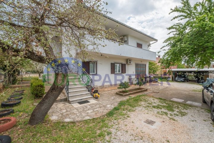 Hiša na predaj 300 m² – Sveti Lovreč Pazenatički